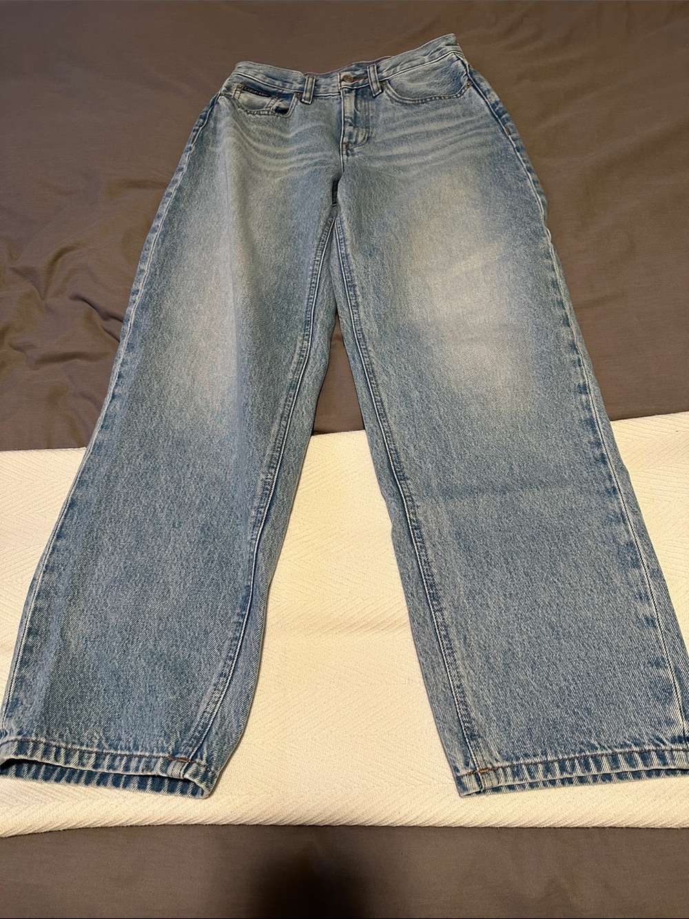 NWT Calvin Klein 90s Loose Fit Mid Rise Vintage Style Jeans. Size 25 R.